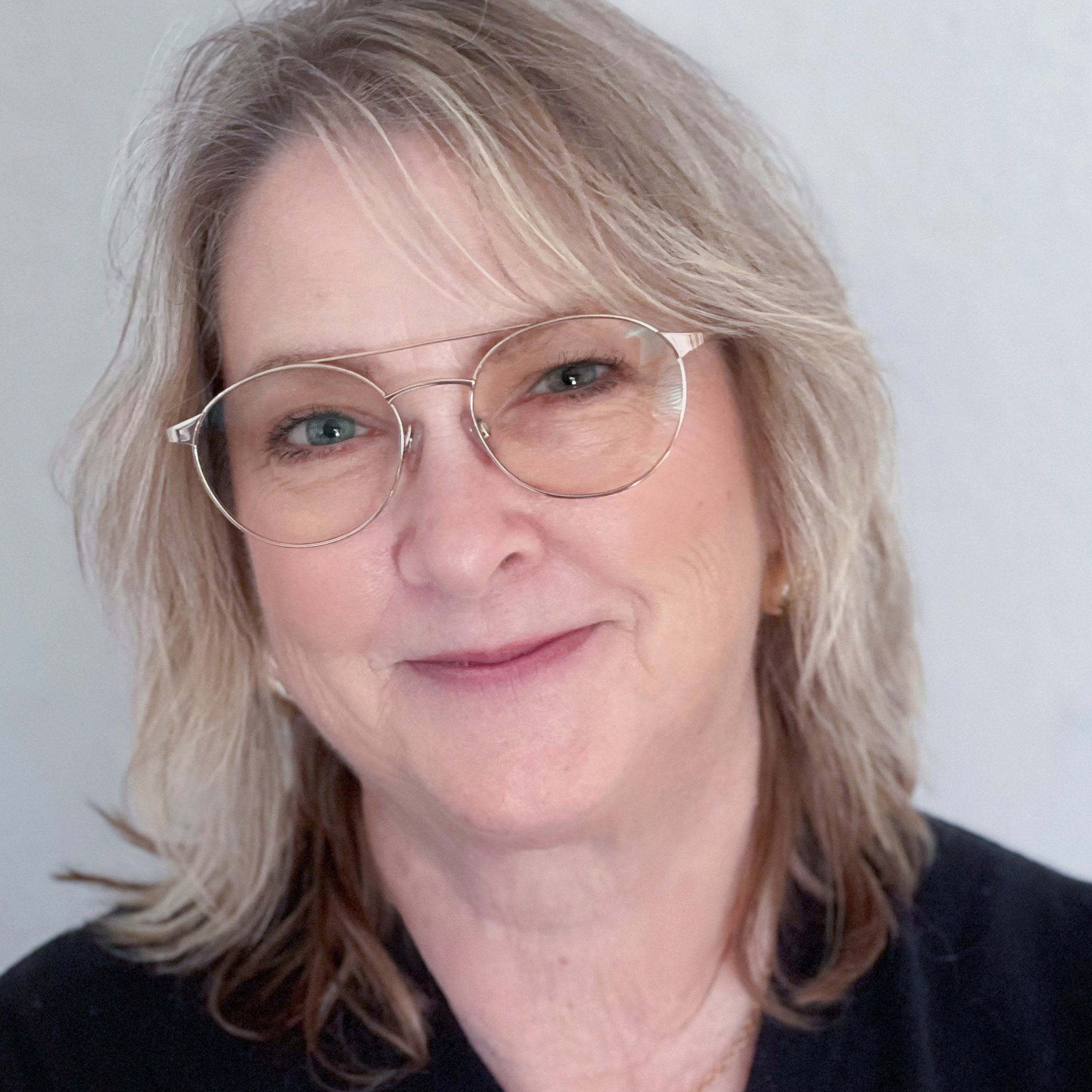 Headshot of Joni Lorraine